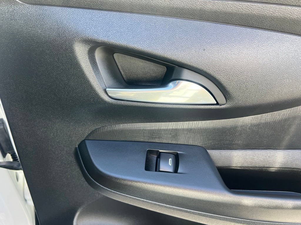 Used 2025 Buick Envista Preferred FWD image 40