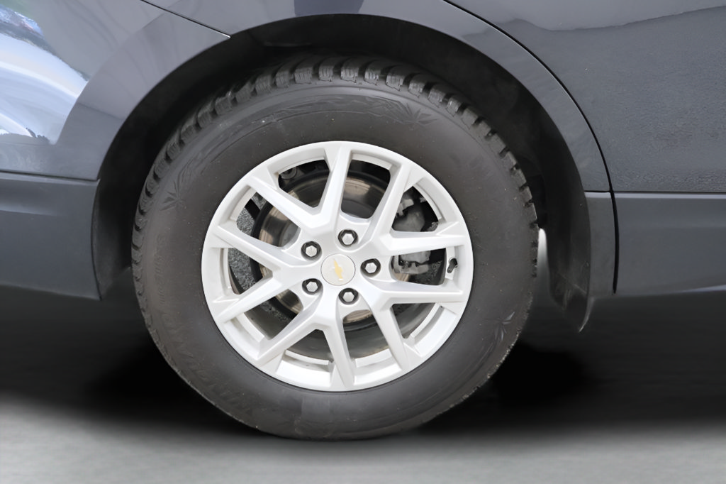 Used 2023 Chevrolet Equinox LT AWD/4WD image 32