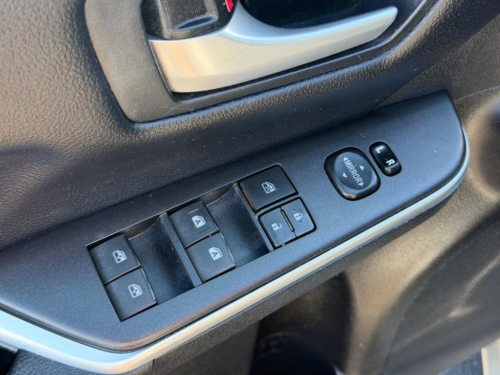Used 2017 Toyota Camry SE FWD image 16