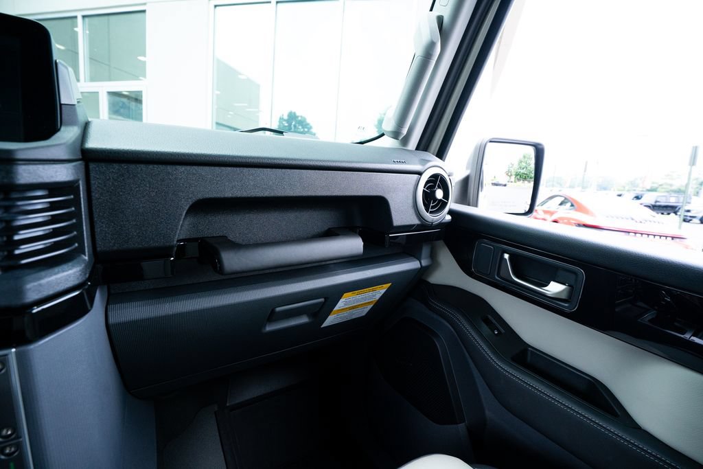 Used 2025 INEOS Grenadier AWD/4WD image 46