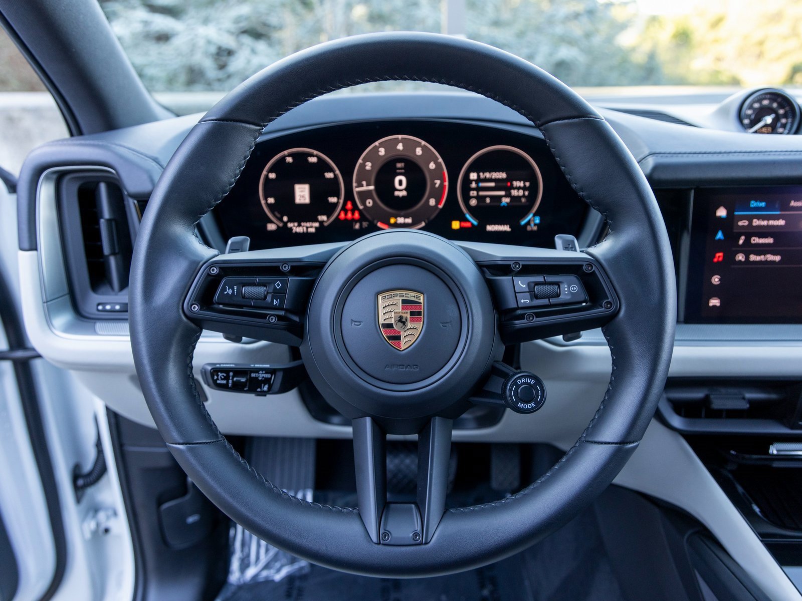 Certified 2025 Porsche Cayenne image 30