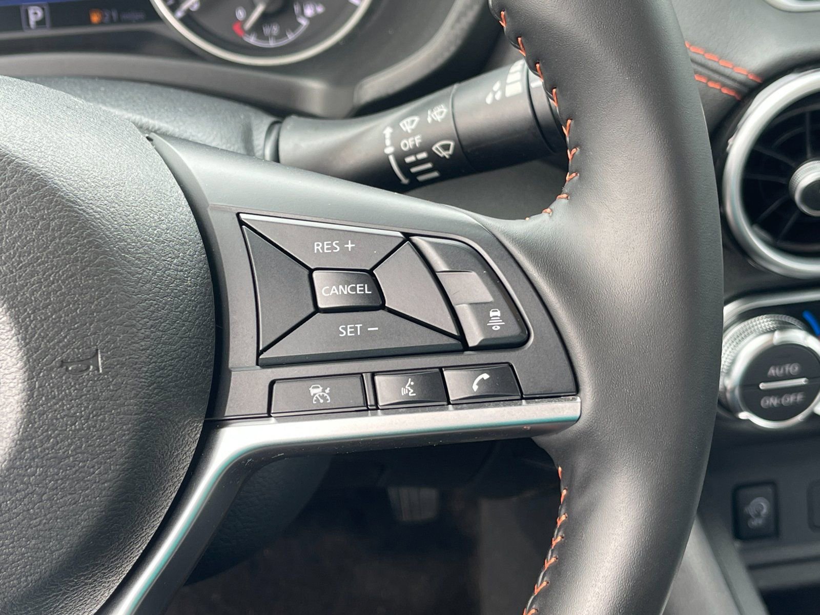 Used 2025 Nissan Sentra SR image 26