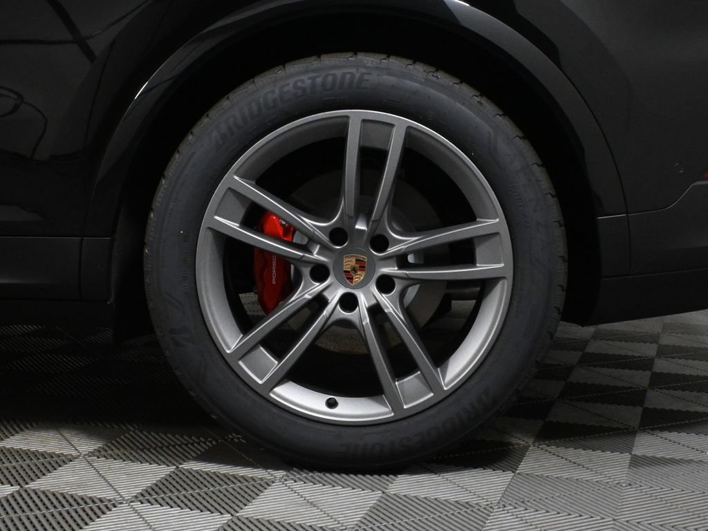 Used 2026 Porsche Cayenne S AWD/4WD image 12
