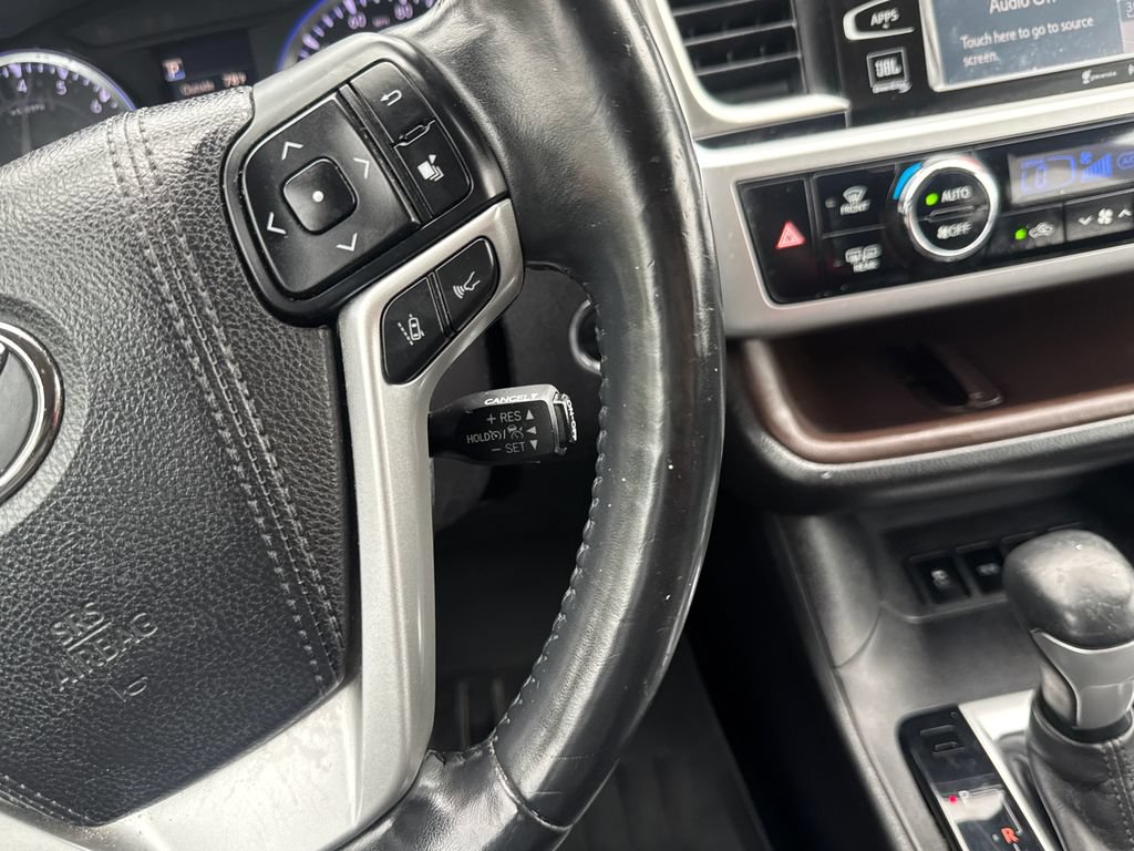 Certified 2017 Toyota Highlander Limited Platinum FWD image 19