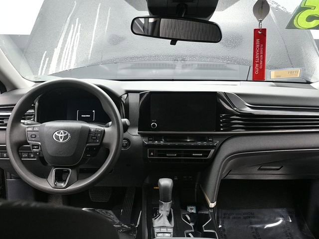 Used 2025 Toyota Camry LE image 14