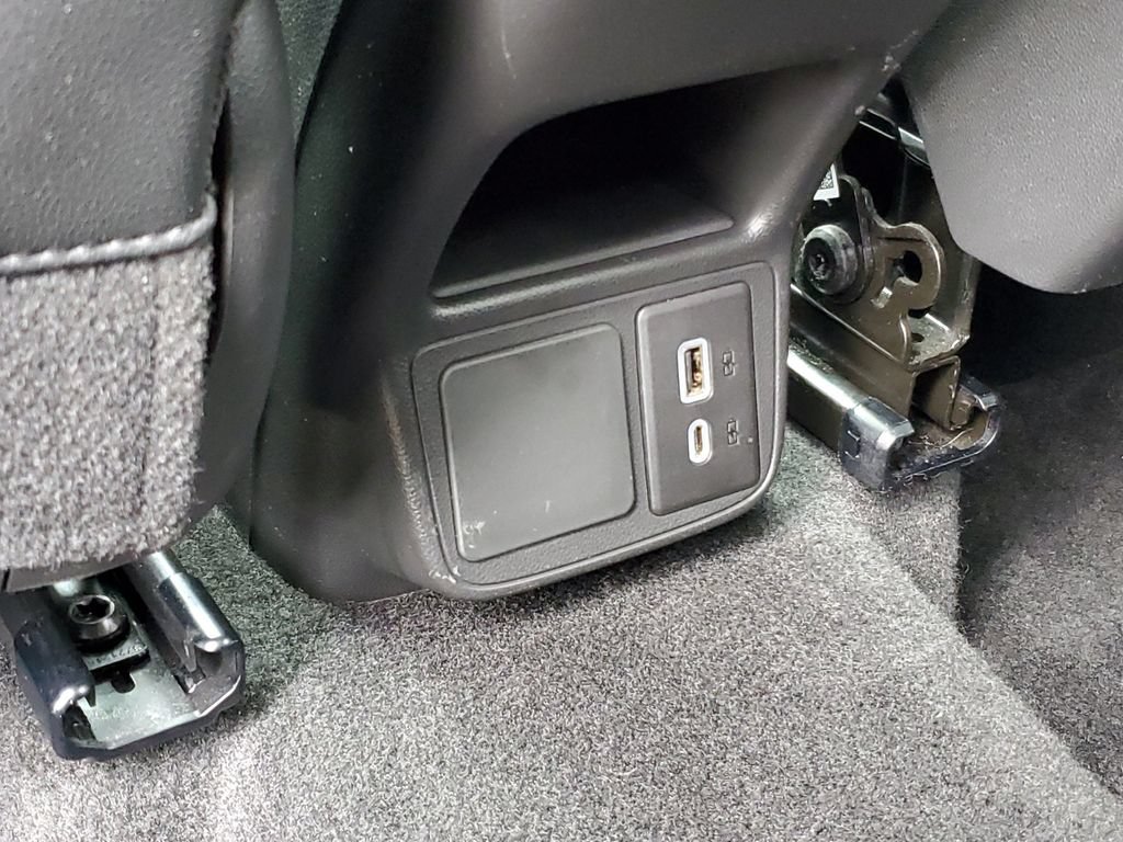 Used 2022 Buick Encore GX Preferred w/ Cold Weather Comfort Package AWD/4WD image 29