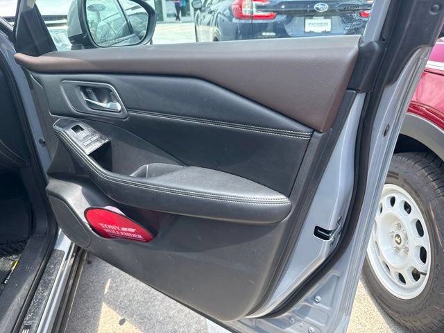 Used 2023 Nissan Rogue SL w/ SL Premium Package FWD image 43