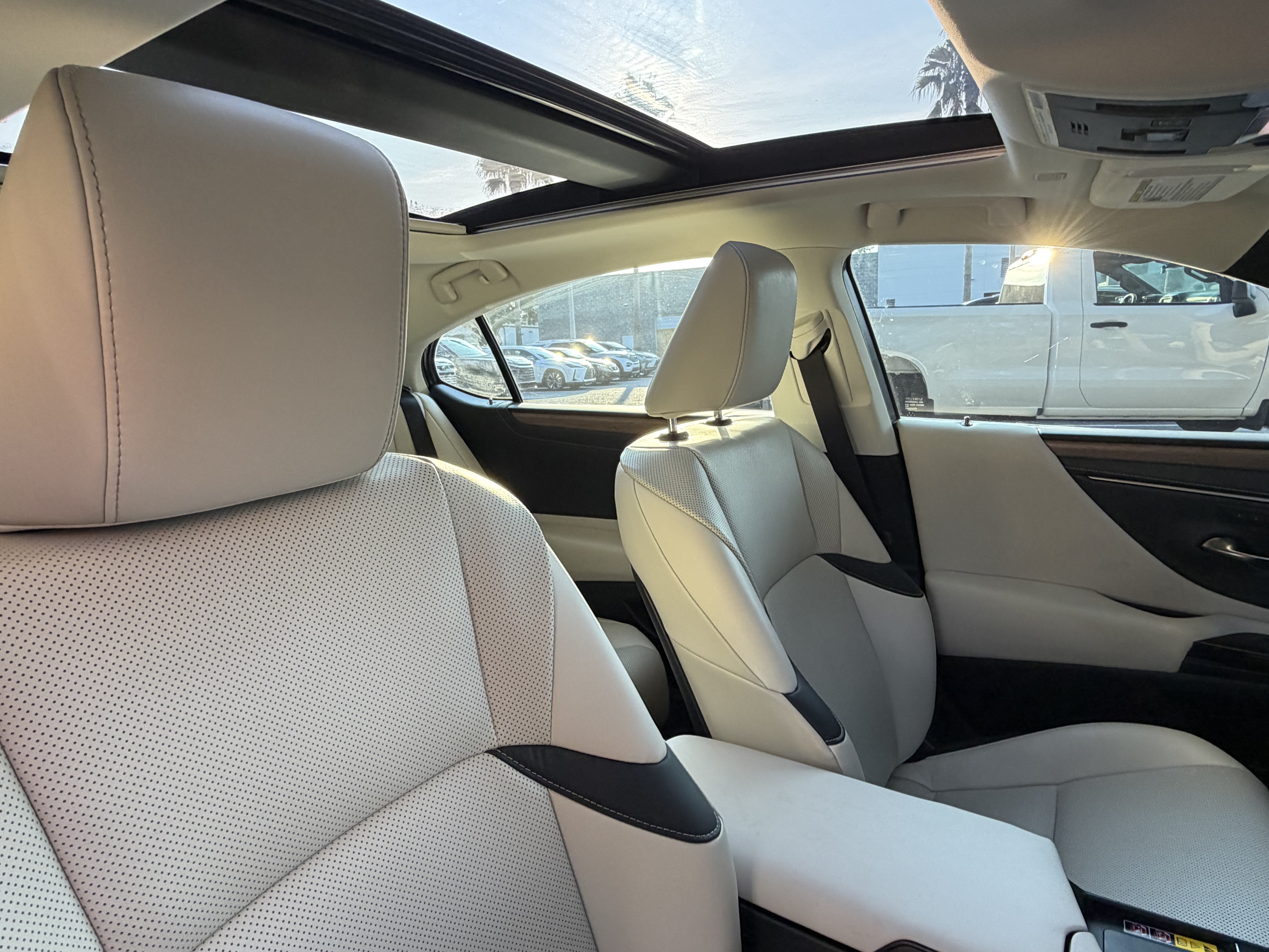 Certified 2023 Lexus ES 350 w/ Premium Package FWD image 45