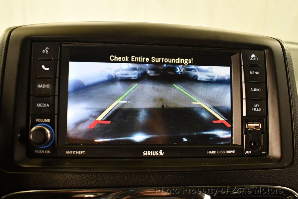 Used 2014 Chrysler Town & Country Touring-L image 43