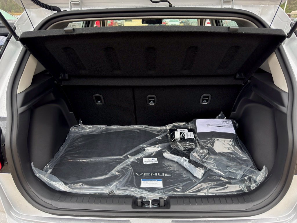 New 2026 Hyundai Venue SEL FWD image 15