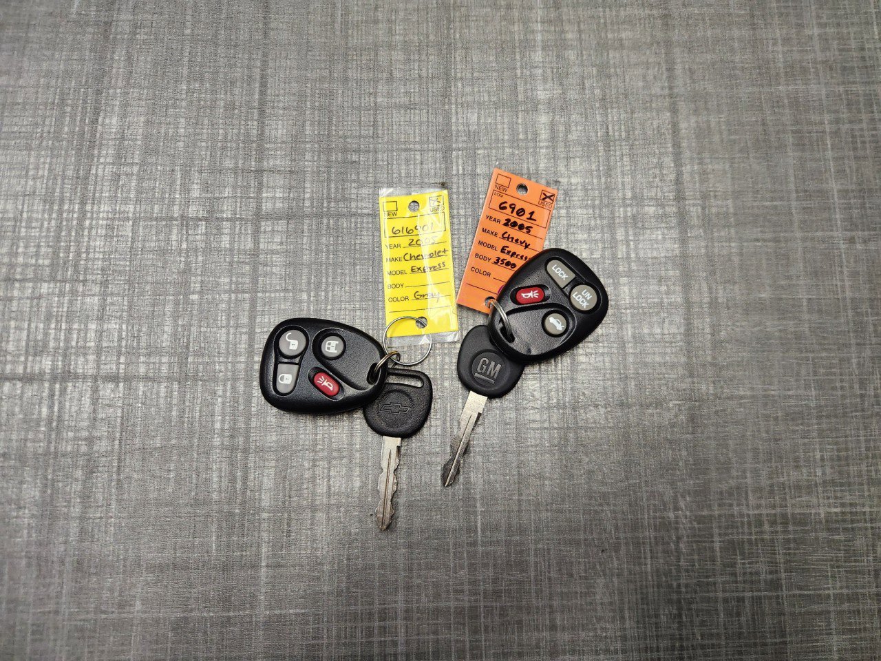 Used 2005 Chevrolet Express 3500 Extended Passenger w/ LS Preferred Equipment Group image 16