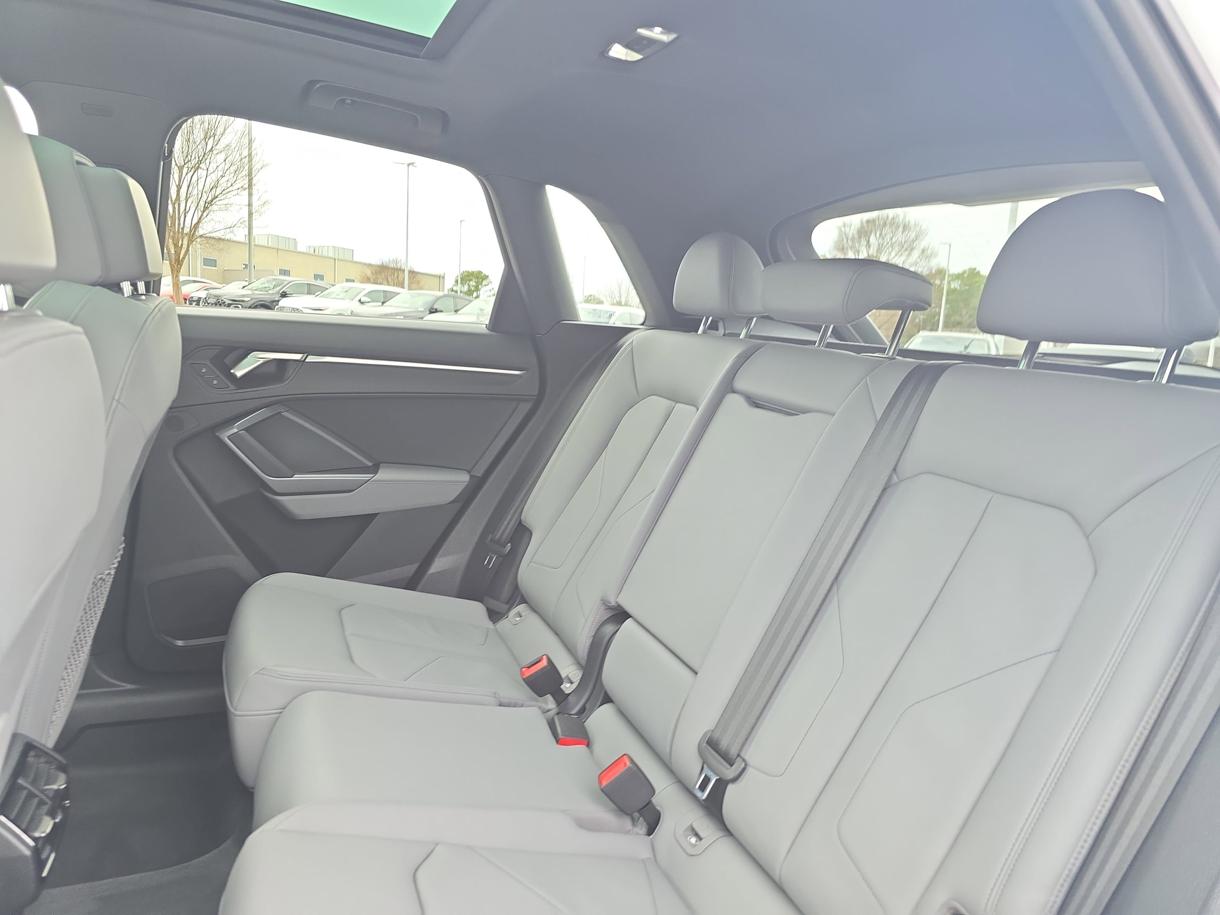 Certified 2025 Audi Q3 2.0T Premium w/ Convenience Package image 14