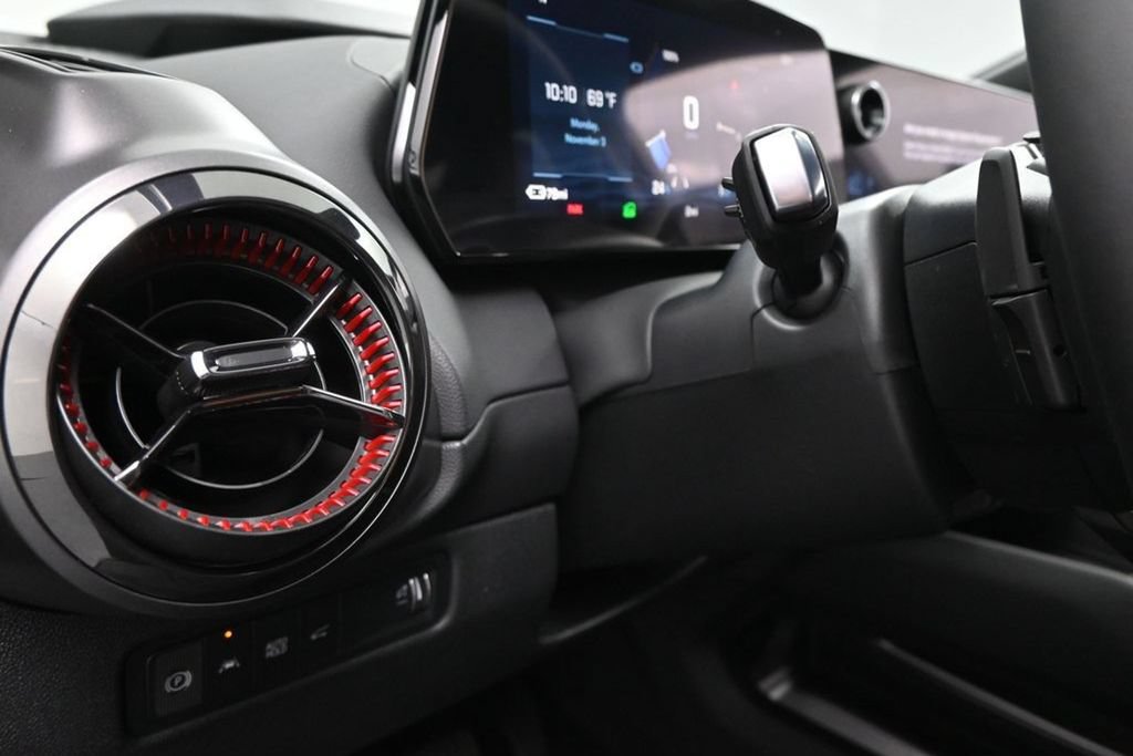 New 2026 Chevrolet Equinox EV RS w/ Convenience Package II FWD image 20