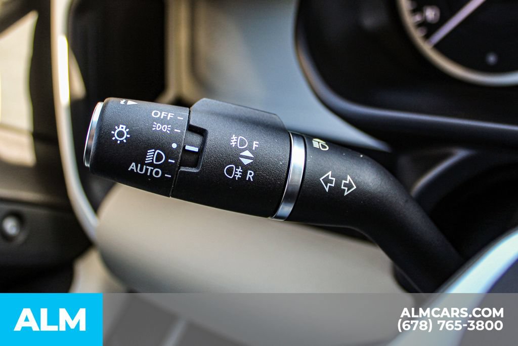 Used 2023 Land Rover Defender 130 SE AWD/4WD image 24