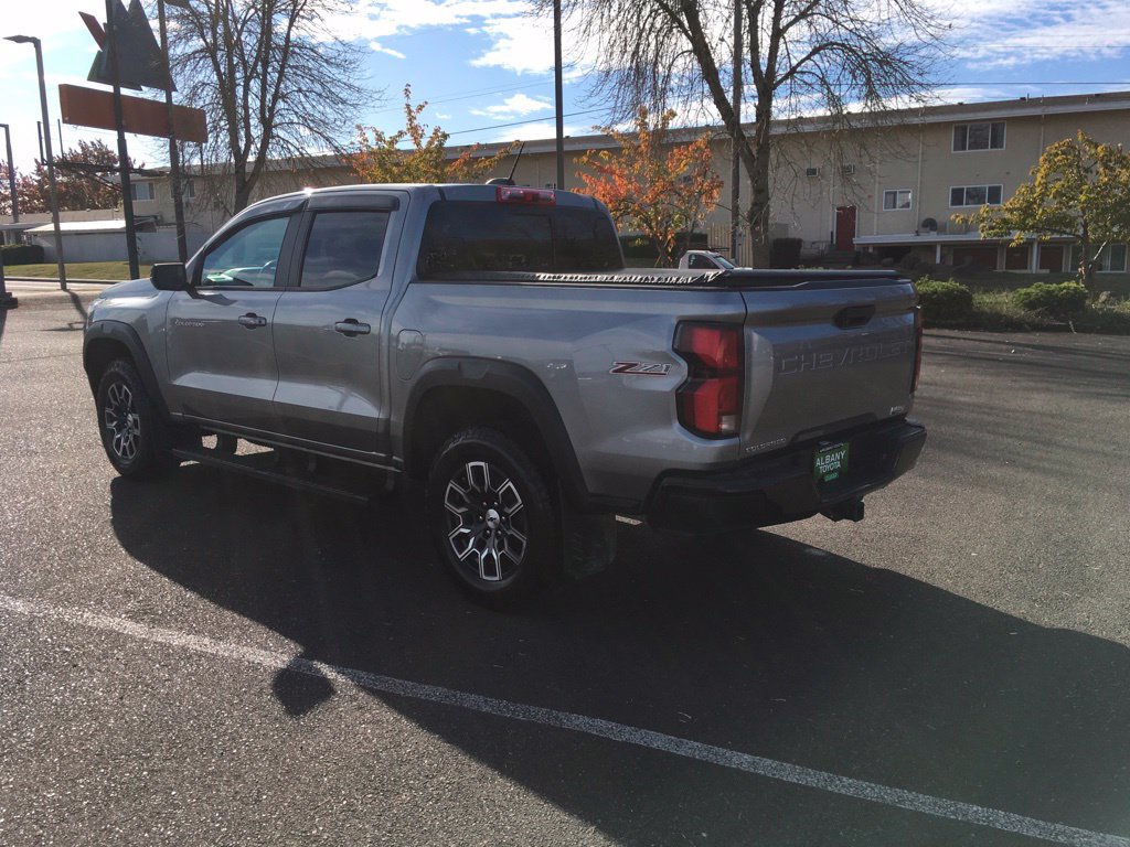 Used 2023 Chevrolet Colorado Z71 w/ Z71 Convenience Package 2 AWD/4WD image 4