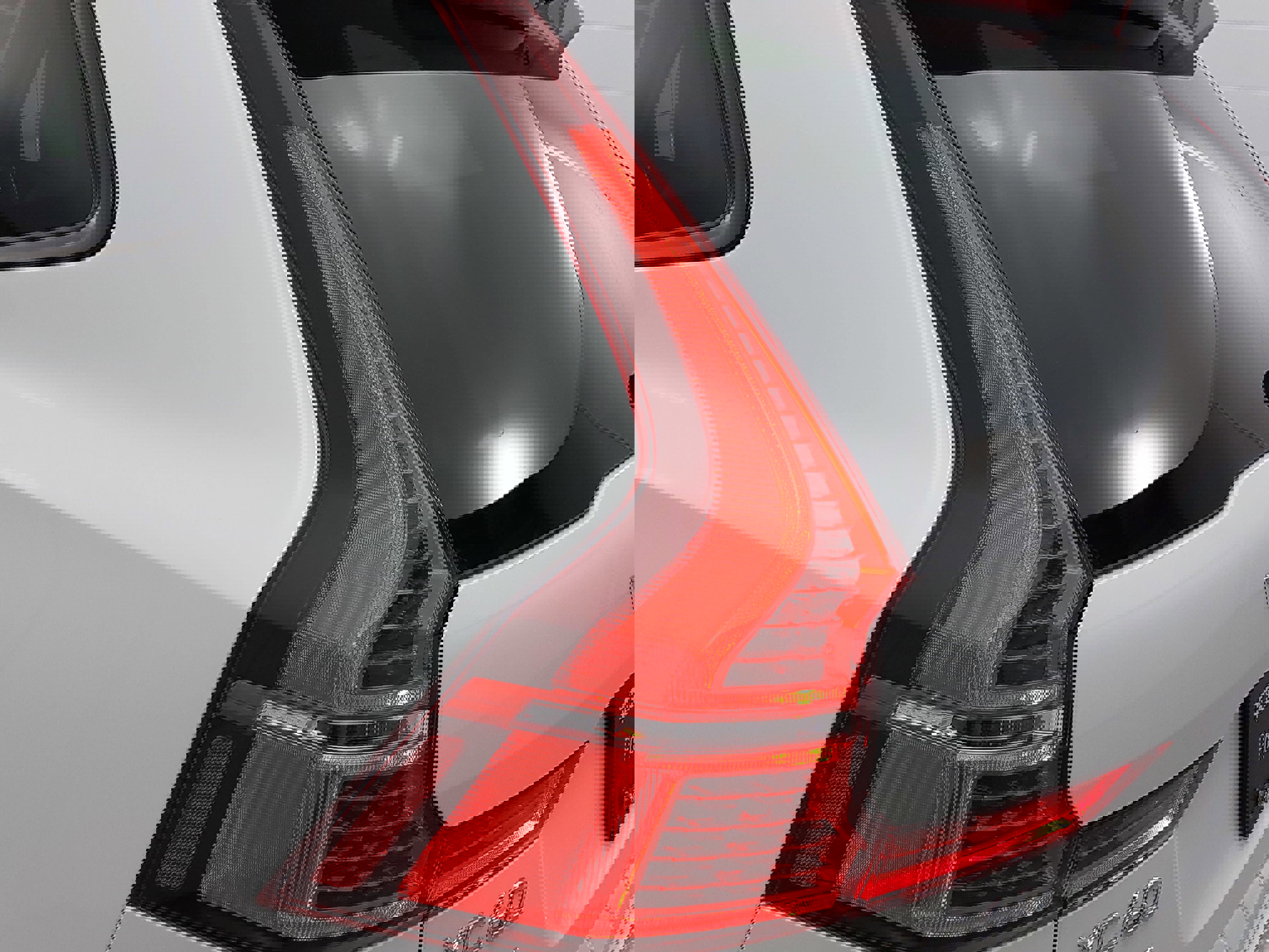 Used 2025 Volvo XC60 T8 Ultra w/ Protection Package Premier image 36