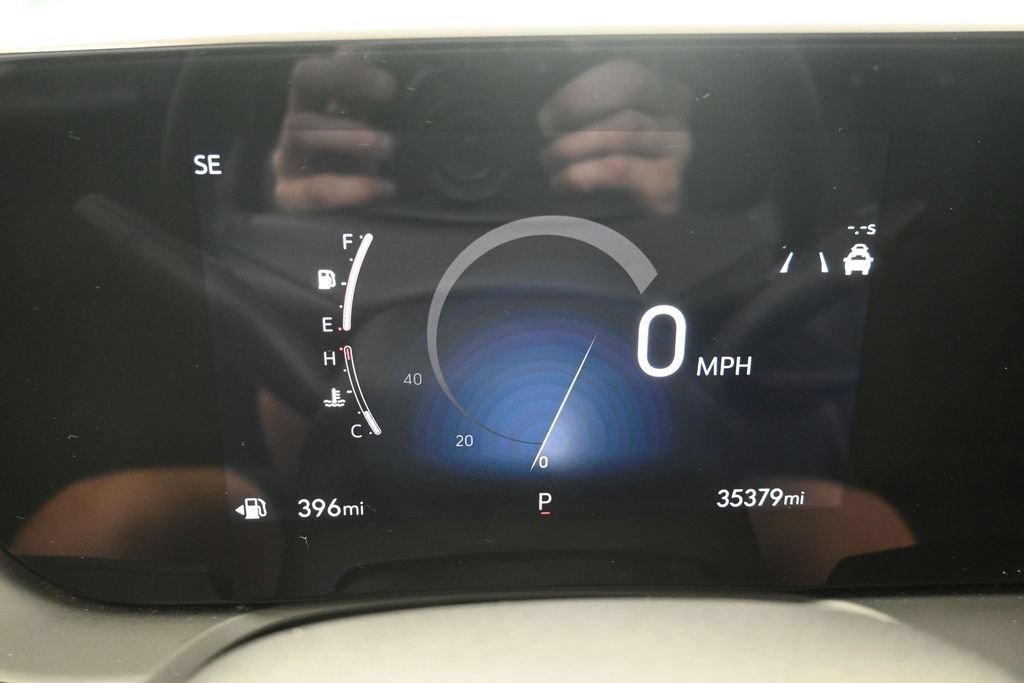 Used 2025 Buick Encore GX Preferred AWD/4WD image 12