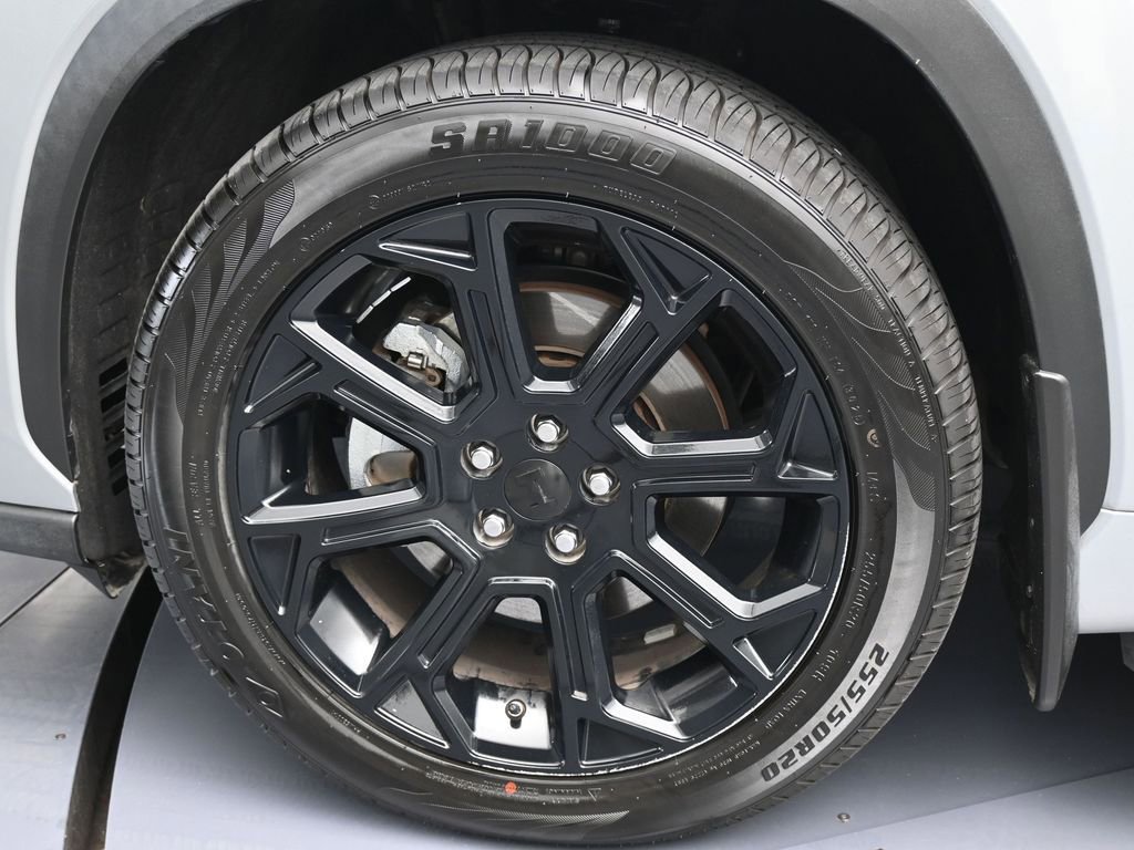 Used 2022 Toyota Highlander L image 28