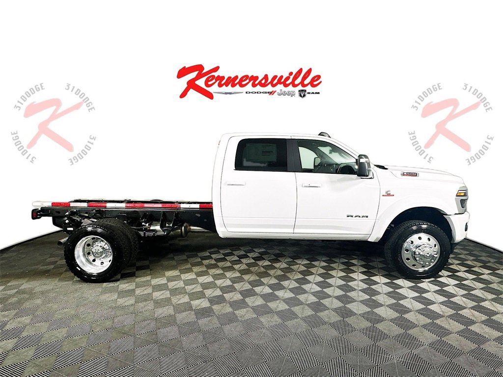 New 2026 RAM 5500 4x4 Crew Cab w/ Laramie Trim Package image 8