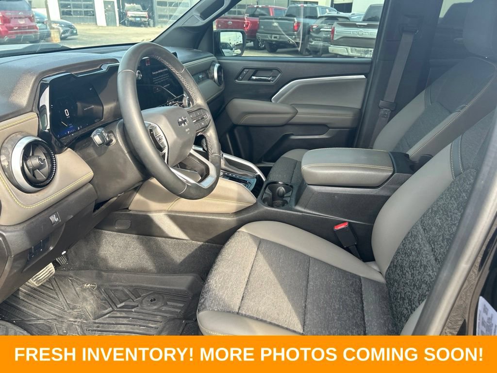 Used 2024 Chevrolet Colorado ZR2 w/ Technology Package AWD/4WD image 8