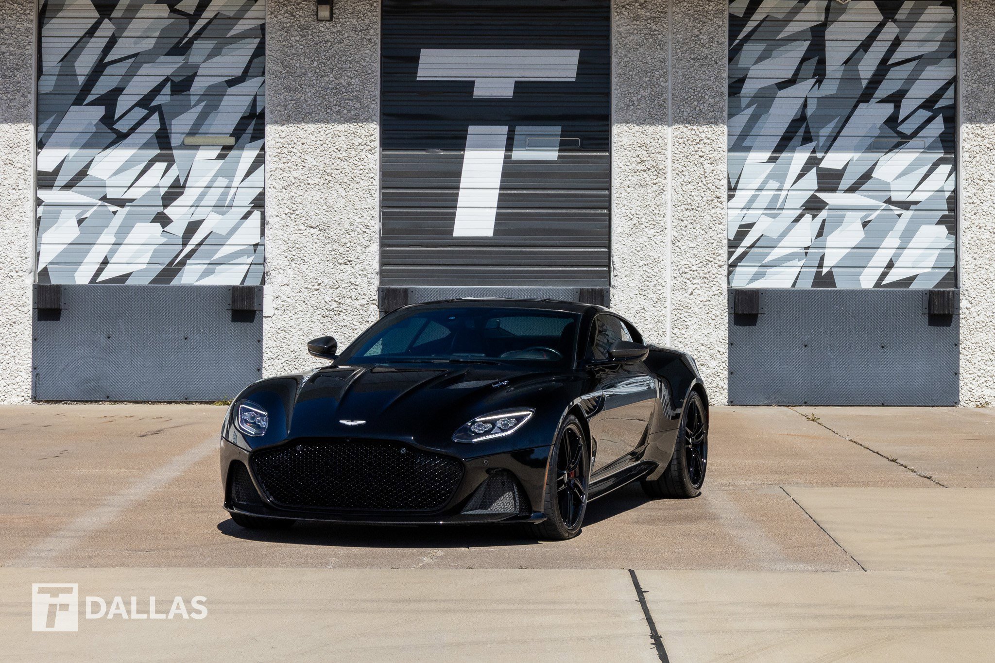 Used 2020 Aston Martin DBS Superleggera RWD image 5