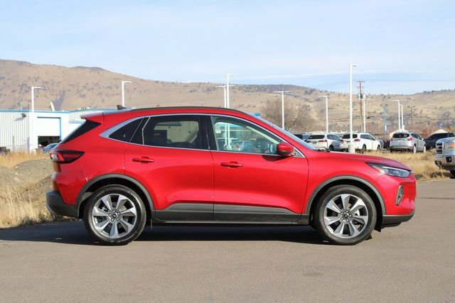 Used 2024 Ford Escape Platinum w/ Premium Technology Package image 7