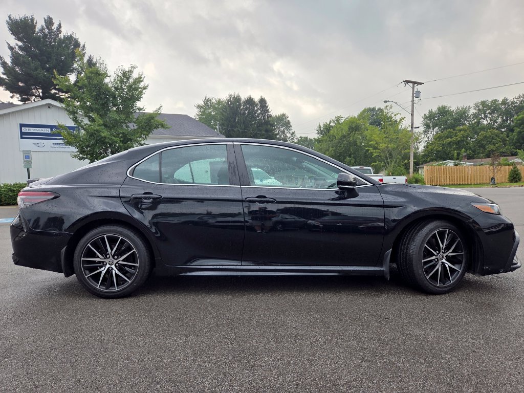 Used 2023 Toyota Camry SE FWD image 16