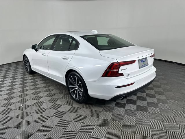 Used 2021 Volvo S60 T6 Momentum AWD/4WD image 4