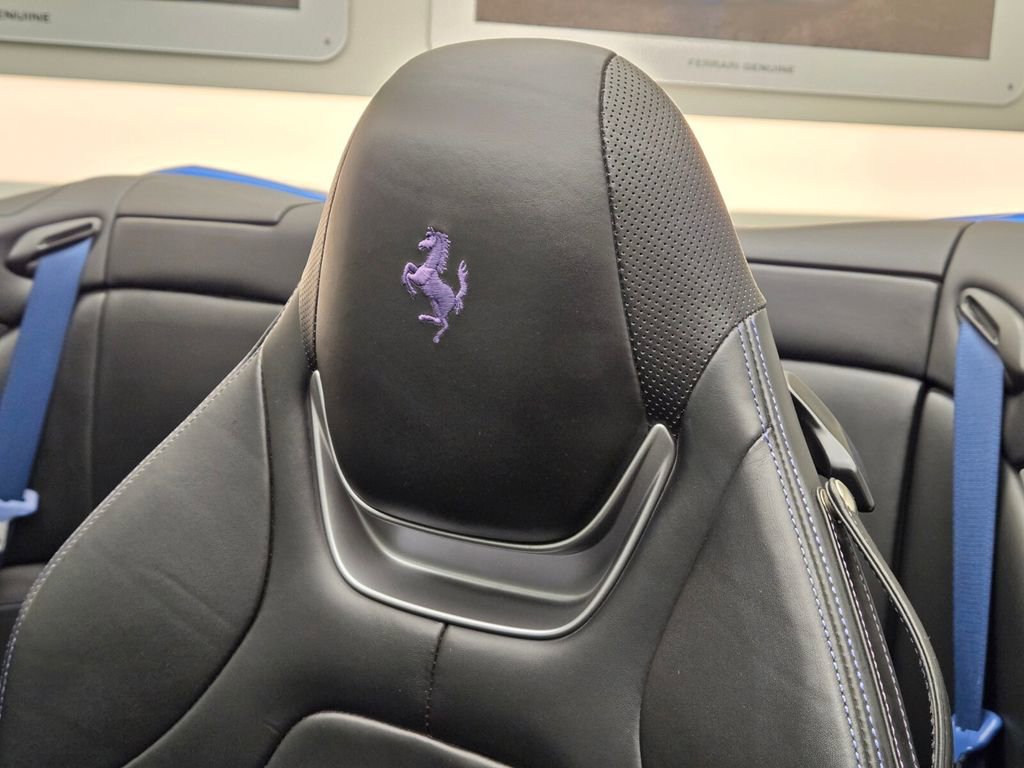 Used 2019 Ferrari Portofino image 32