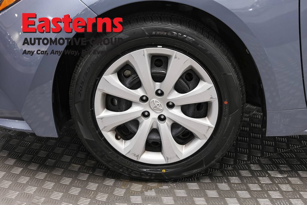 Used 2025 Toyota Corolla LE FWD image 27