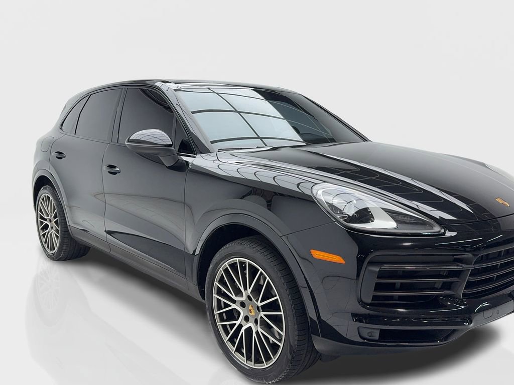 Used 2023 Porsche Cayenne Platinum Edition image 2