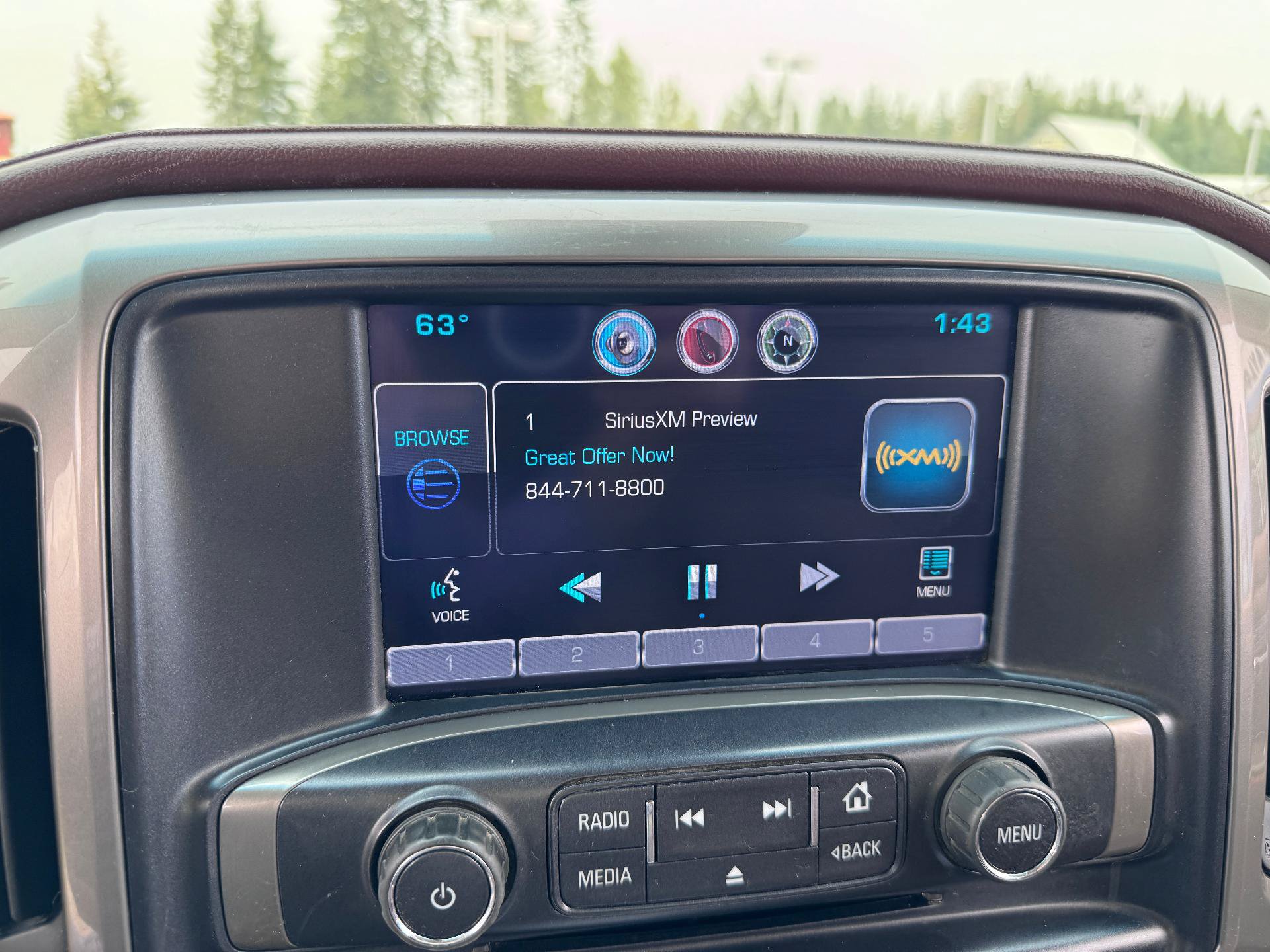 Used 2015 Chevrolet Silverado 1500 High Country w/ High Country Premium Package AWD/4WD image 29
