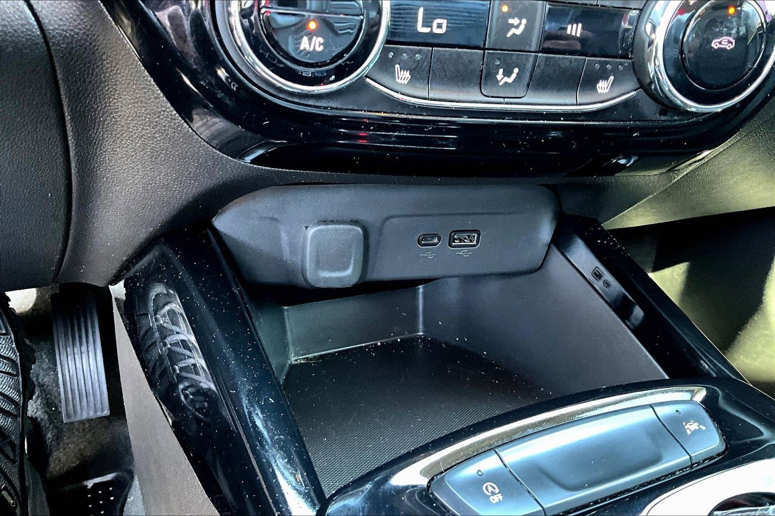 Used 2025 Chevrolet Trax ACTIV FWD image 16