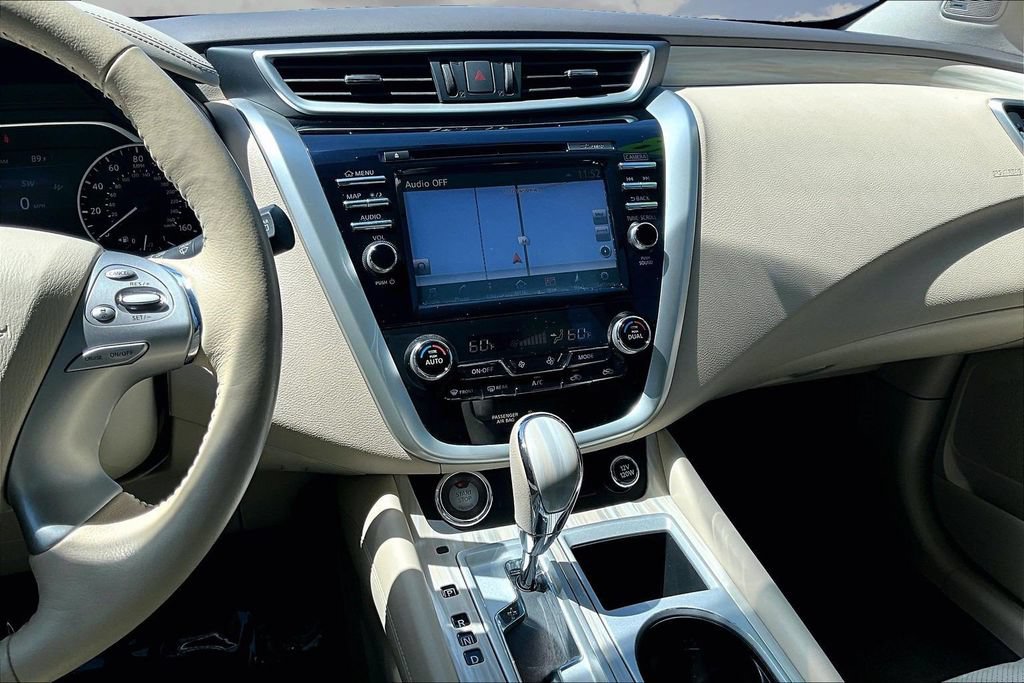 Used 2018 Nissan Murano Platinum w/ Cargo Package FWD image 9