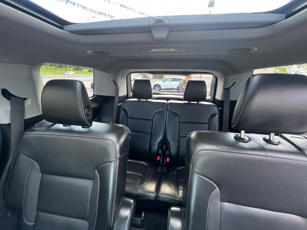 Used 2018 GMC Acadia SLT w/ LPO, Floor Liner Package AWD/4WD image 28