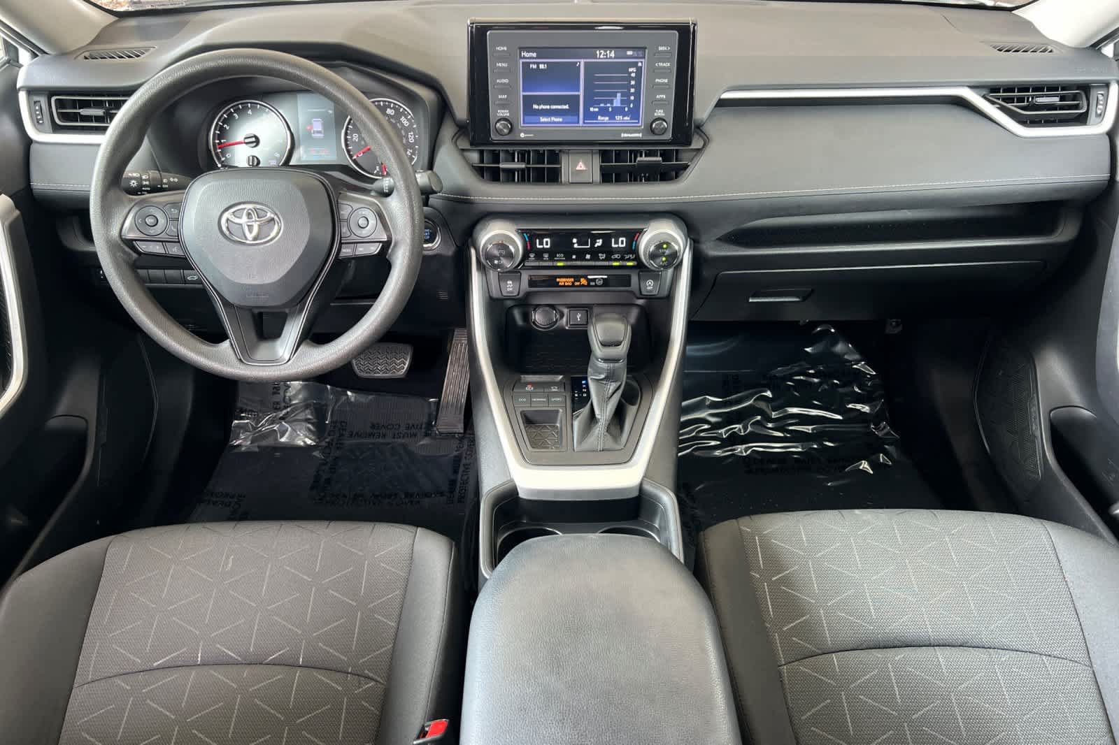 Used 2021 Toyota RAV4 XLE w/ Convenience Package FWD image 3