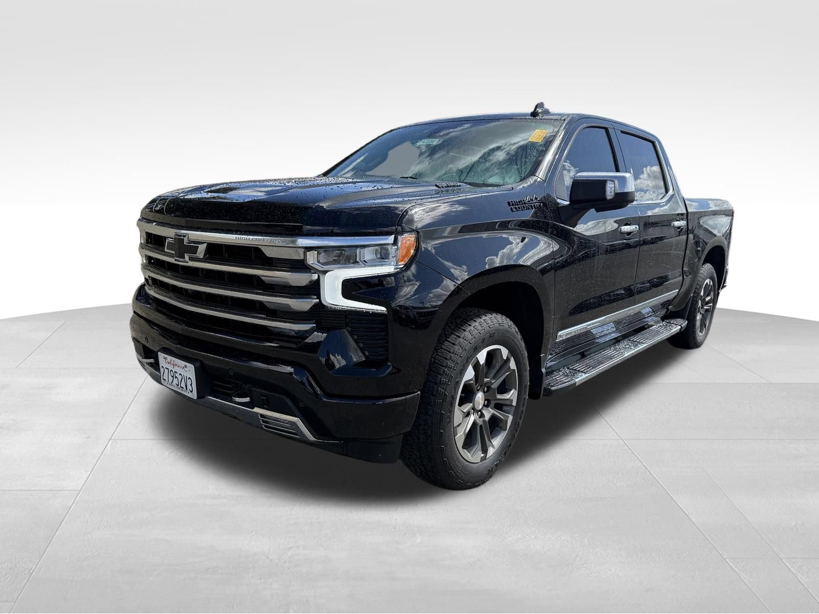 Used 2023 Chevrolet Silverado 1500 High Country w/ Technology Package AWD/4WD image 7