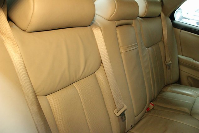 Used 2010 Cadillac DTS Premium image 14