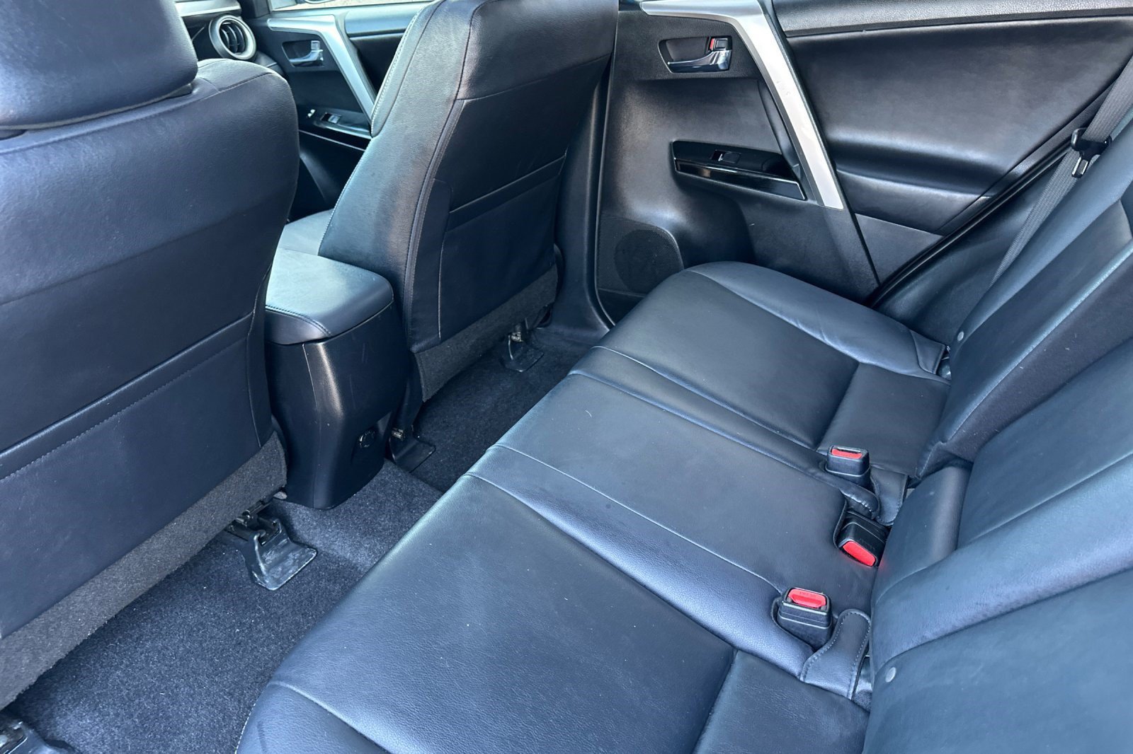 Used 2017 Toyota RAV4 Limited w/ Advanced Technology Package FWD image 27
