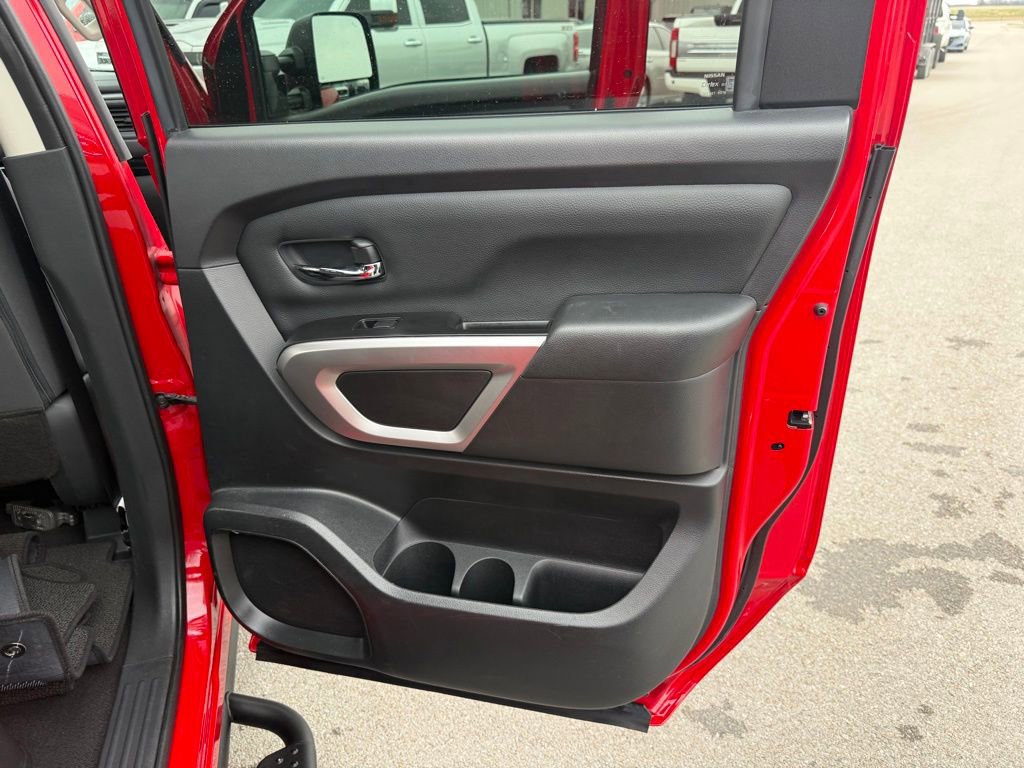 Used 2024 Nissan Titan SV w/ SV Convenience Package image 22
