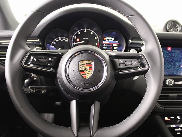 New 2025 Porsche Macan image 18