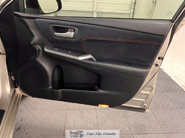 Used 2016 Toyota Camry XSE FWD image 36