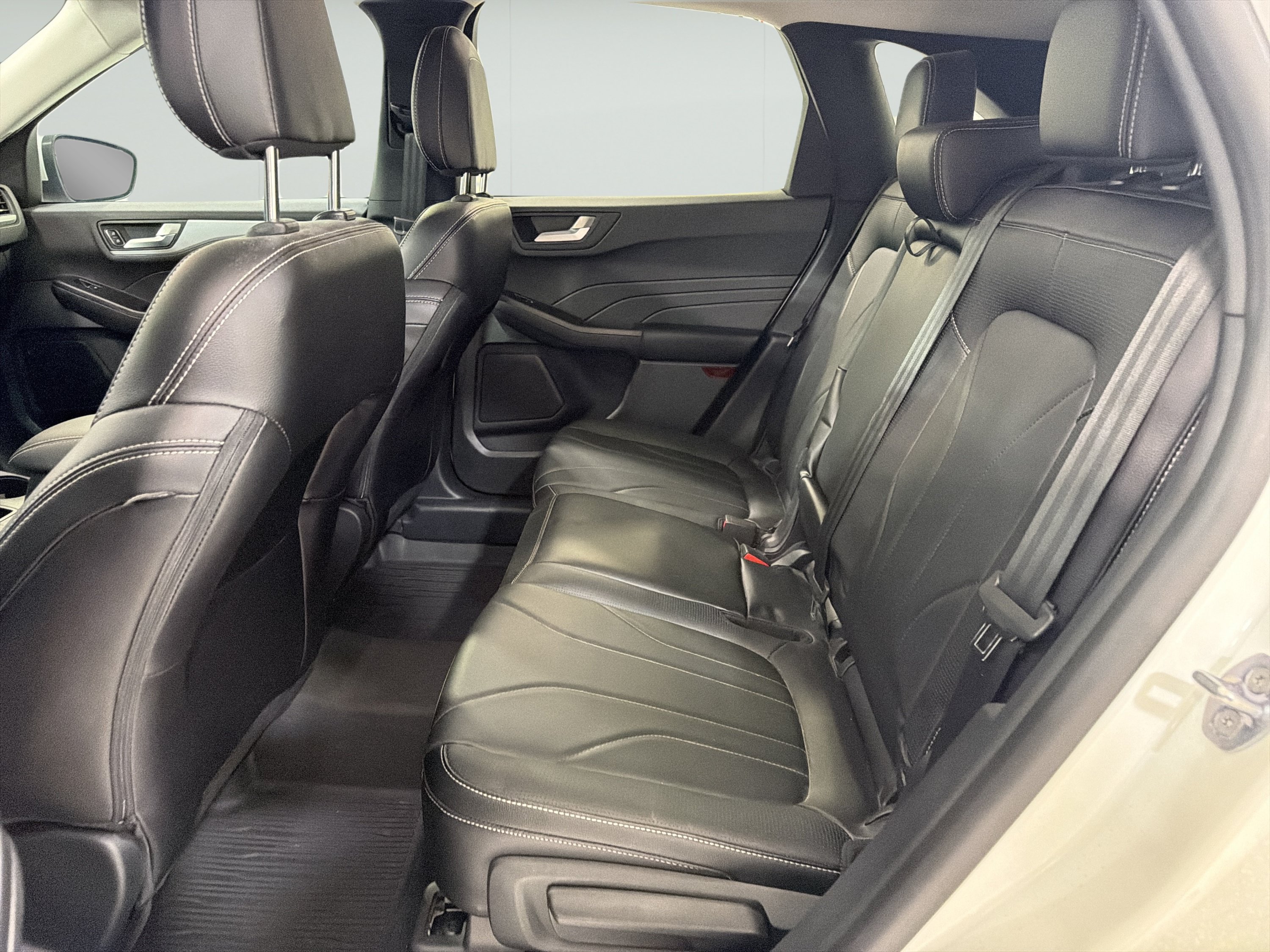 Used 2025 Ford Escape Platinum w/ Premium Technology Package AWD/4WD image 10