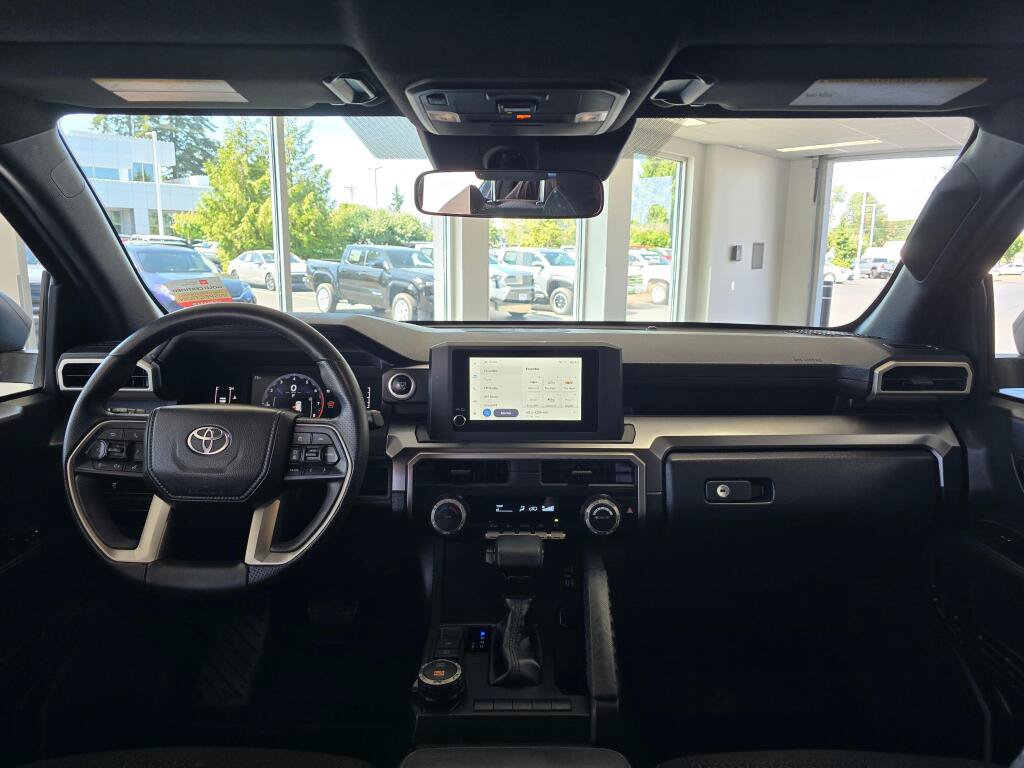 Certified 2025 Toyota 4Runner SR5 AWD/4WD image 32