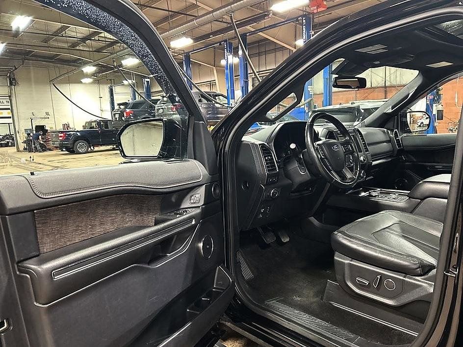 Used 2020 Ford Expedition Limited w/ Texas Edition Package AWD/4WD image 8