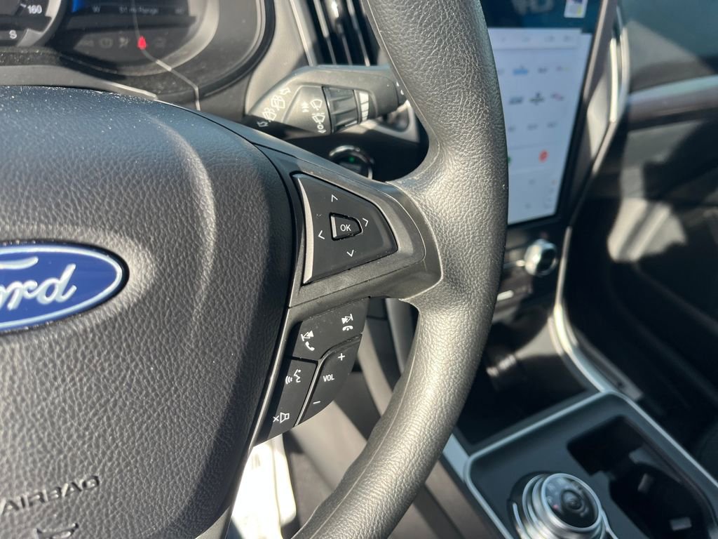 Used 2024 Ford Edge SE w/ Black Appearance Package image 12