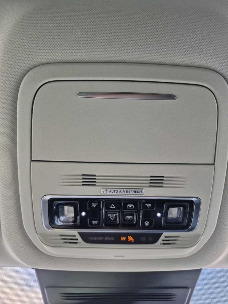 Certified 2025 Lincoln Nautilus Reserve AWD/4WD image 37