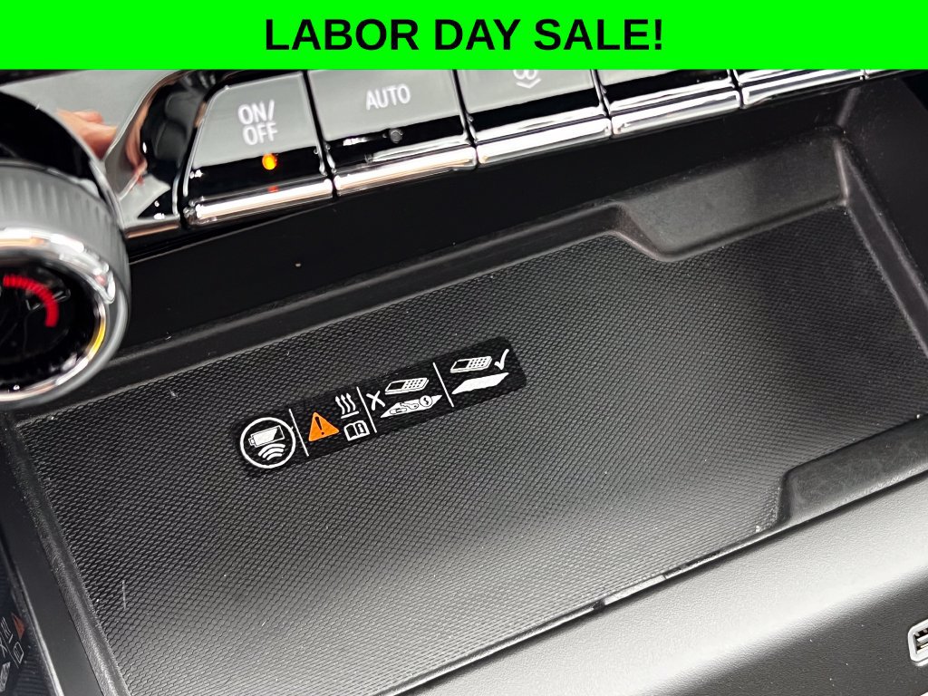 Used 2025 Chevrolet Tahoe Premier AWD/4WD image 12