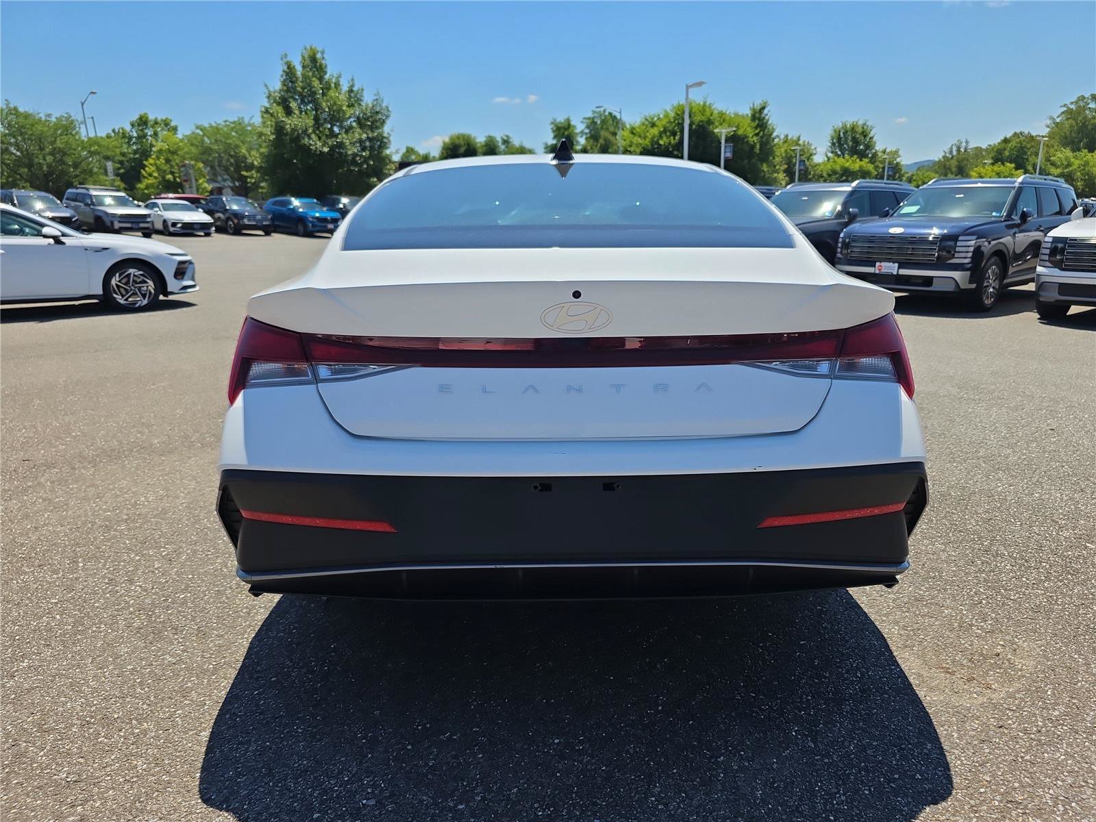 Certified 2024 Hyundai Elantra SEL FWD image 6