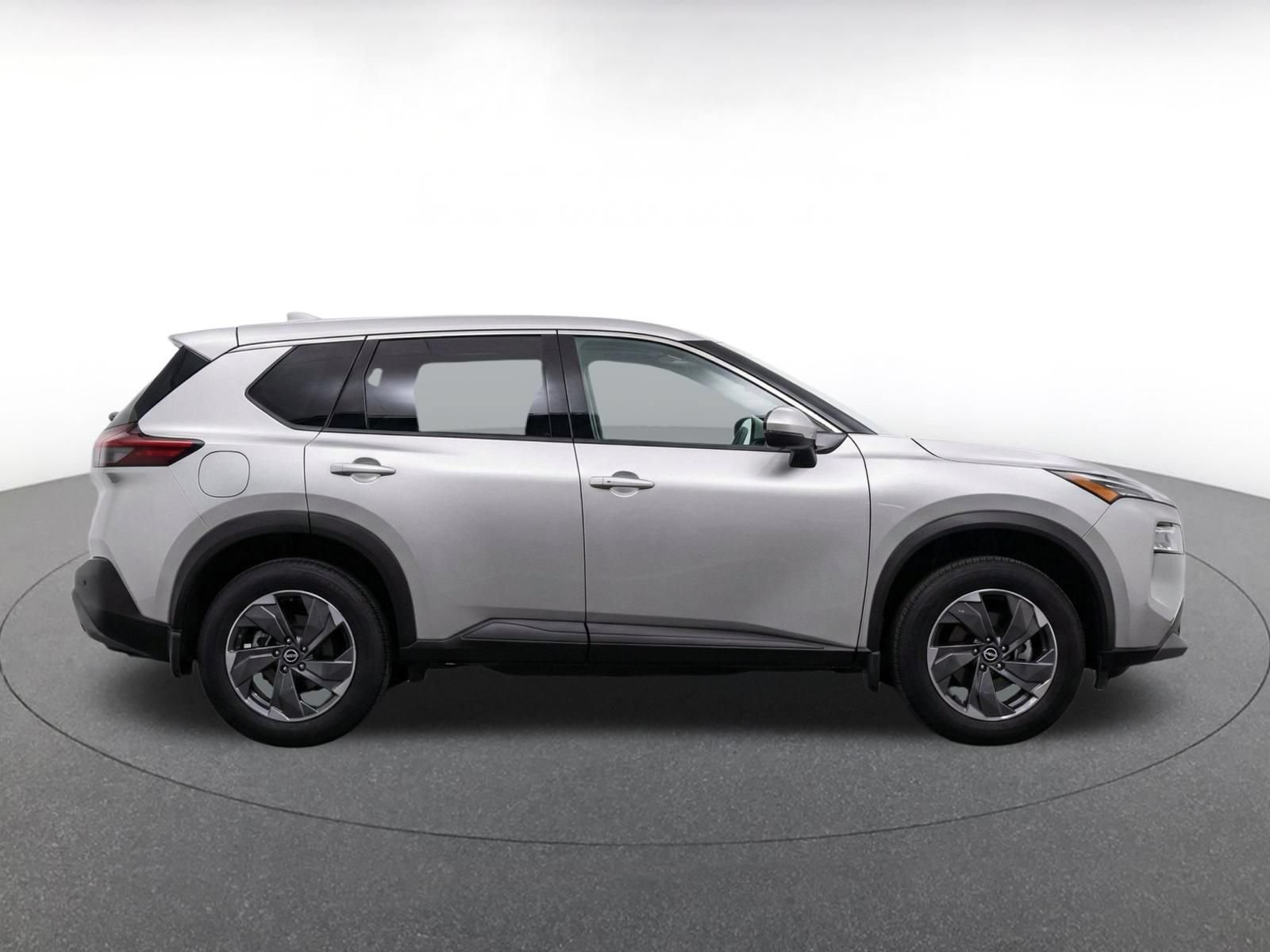 Used 2025 Nissan Rogue SV AWD/4WD image 19